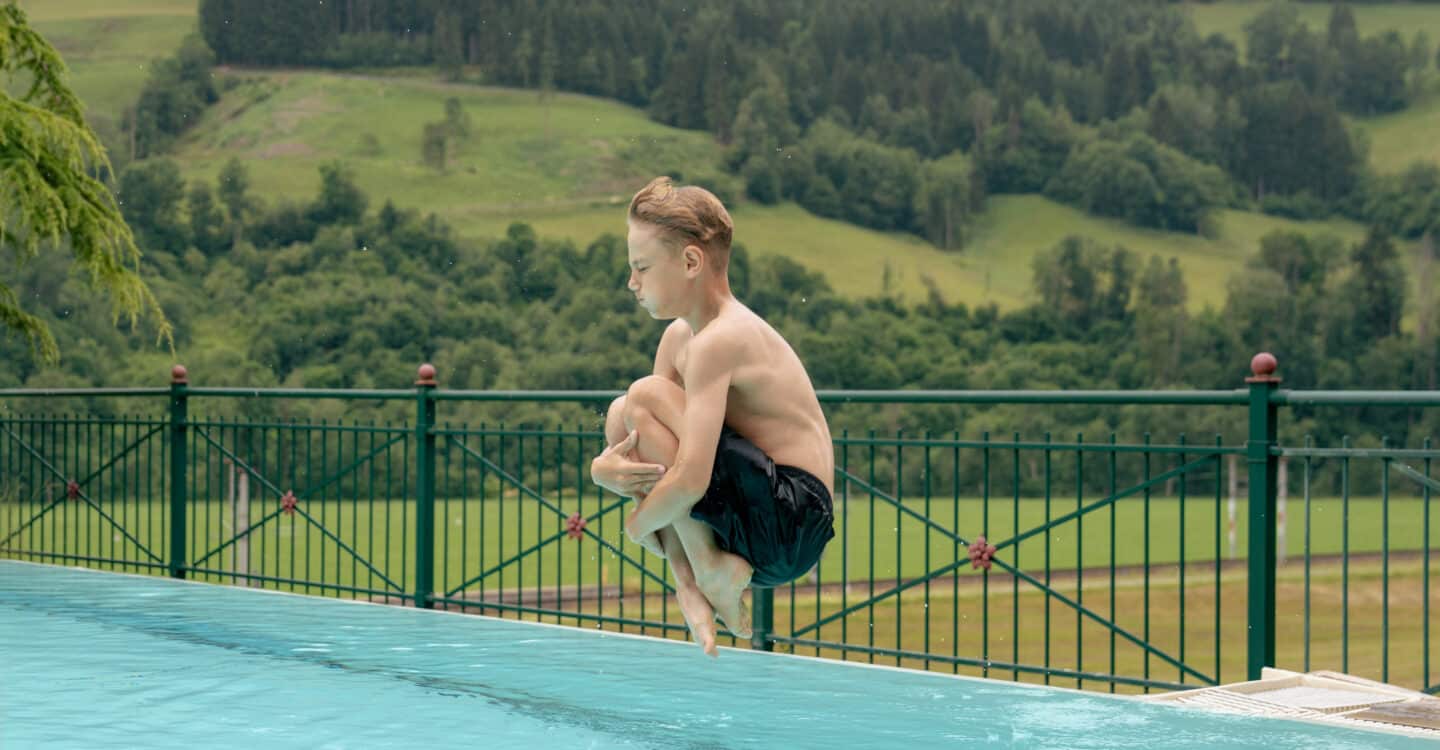 Pichlmayrgut family summer holiday bathing fun